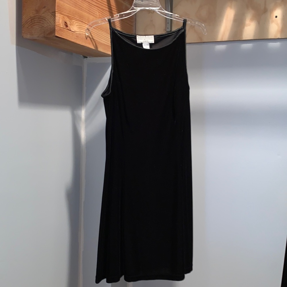 The perfect velvet little black dress!